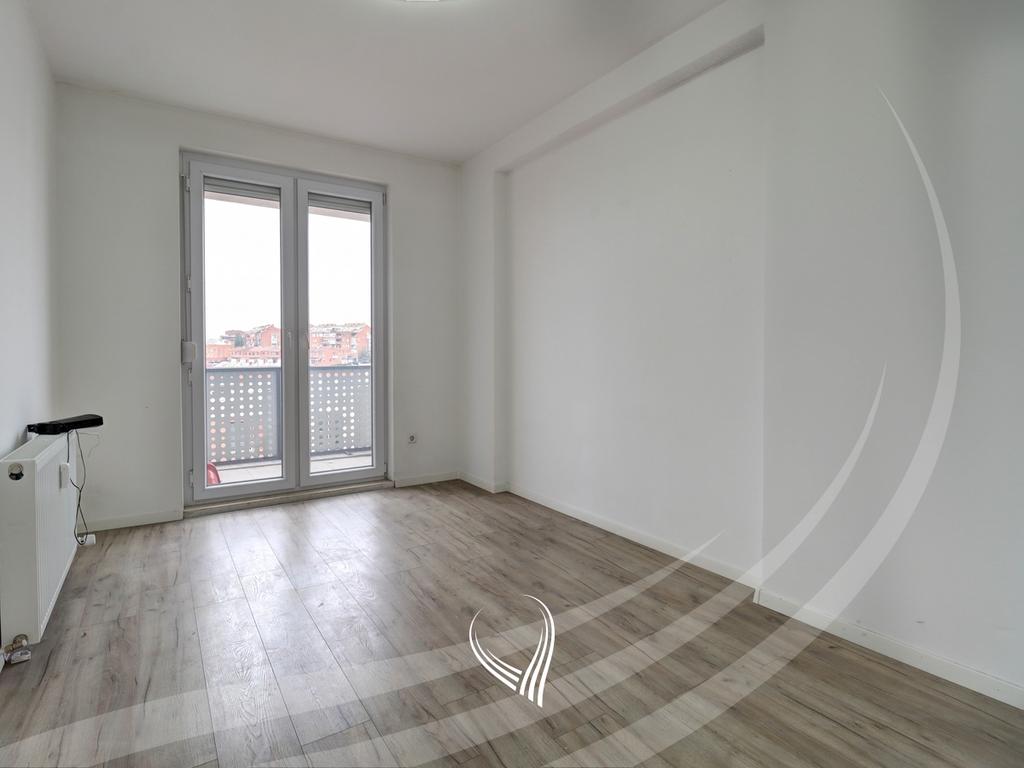 Zyre me 4 dhoma pune me qira në lagjen Mati 13