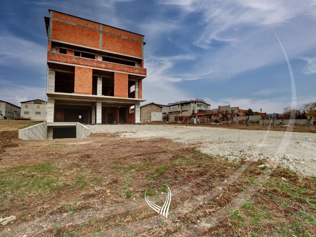 Objekt afarist 1500m2 me qira ne Çagllavicë5