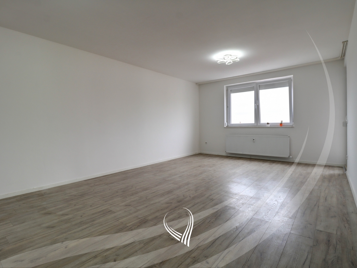 Zyre me 4 dhoma pune me qira në lagjen Mati 11