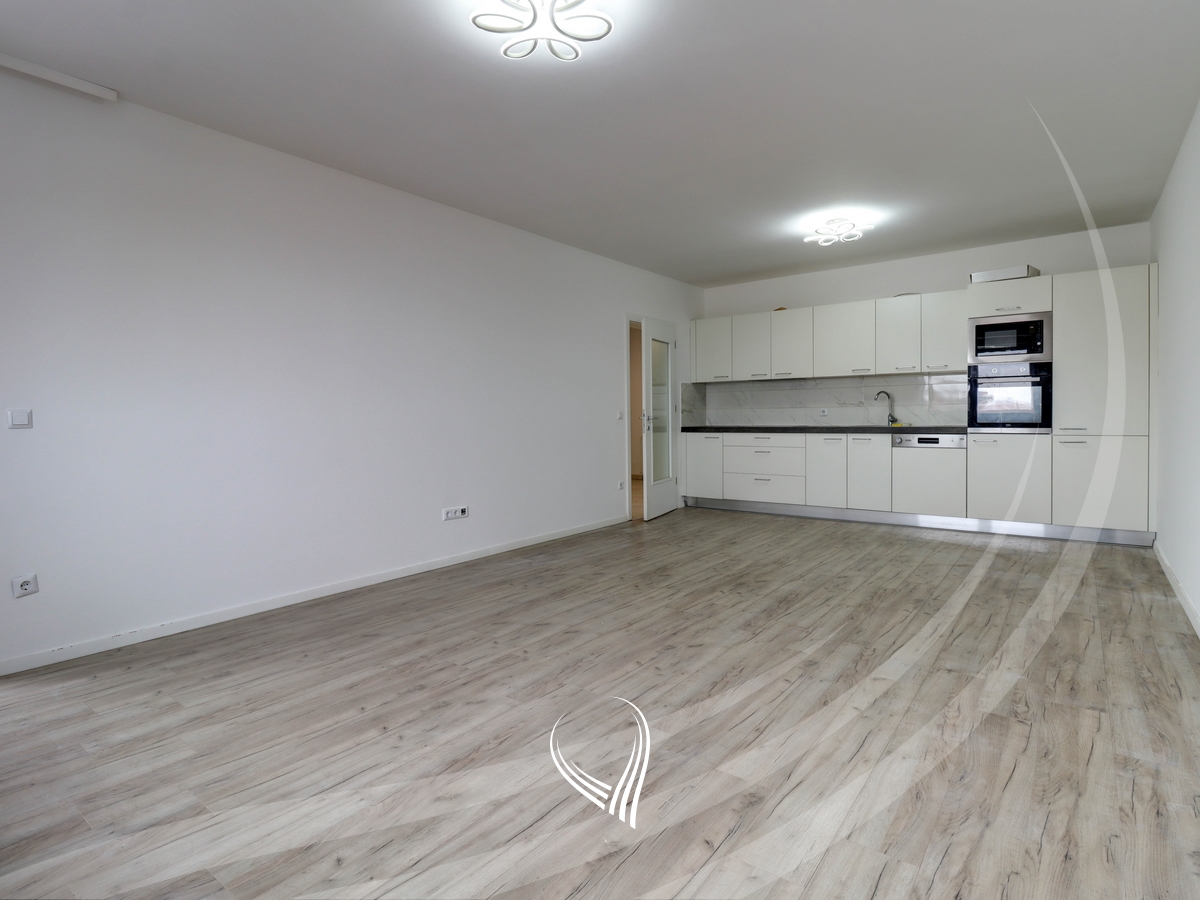 Zyre me 4 dhoma pune me qira në lagjen Mati 12