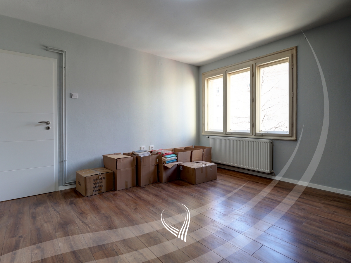 Office space with 3 rooms for rent in the Center5