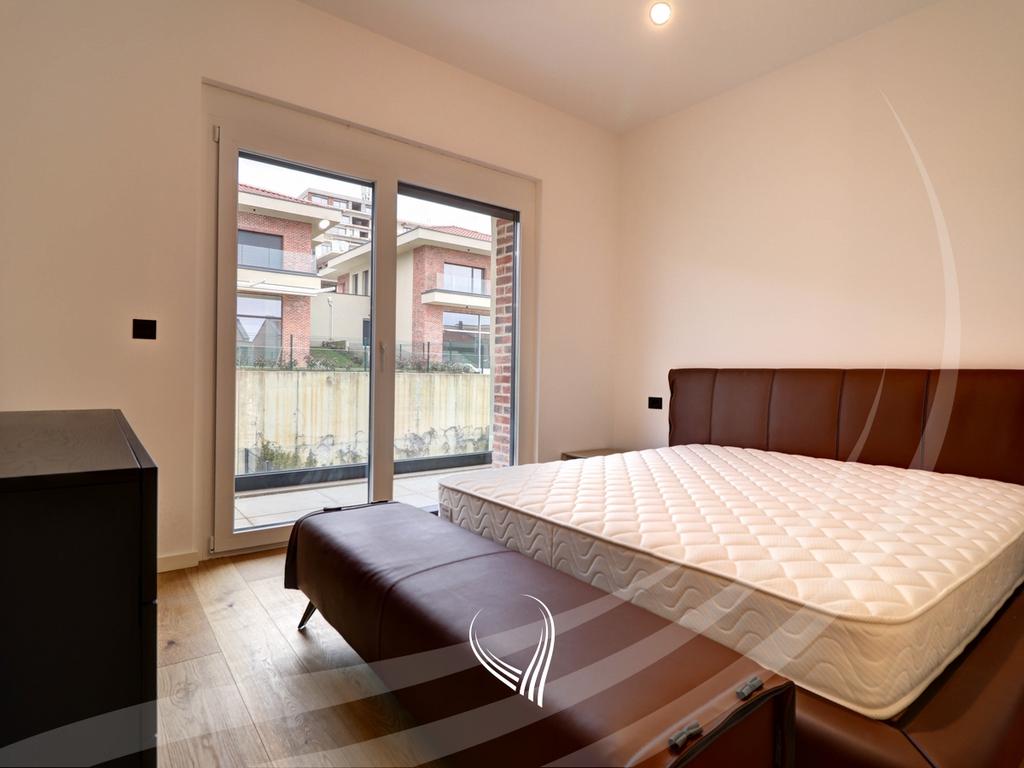 4-bedroom house for rent in the Marigona Hill neighborhood4