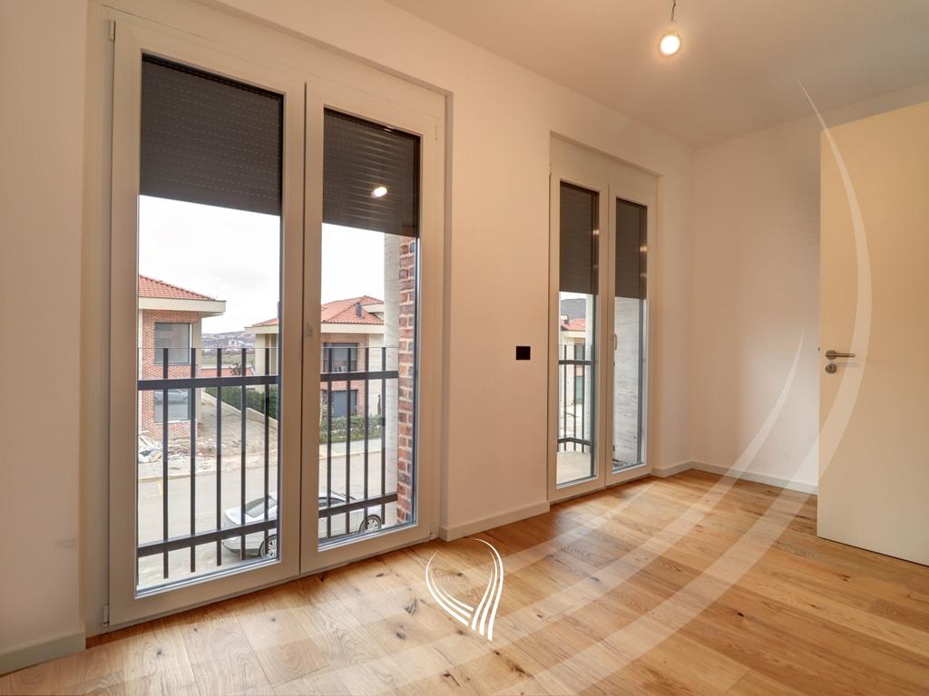 4-bedroom house for rent in the Marigona Hill neighborhood7