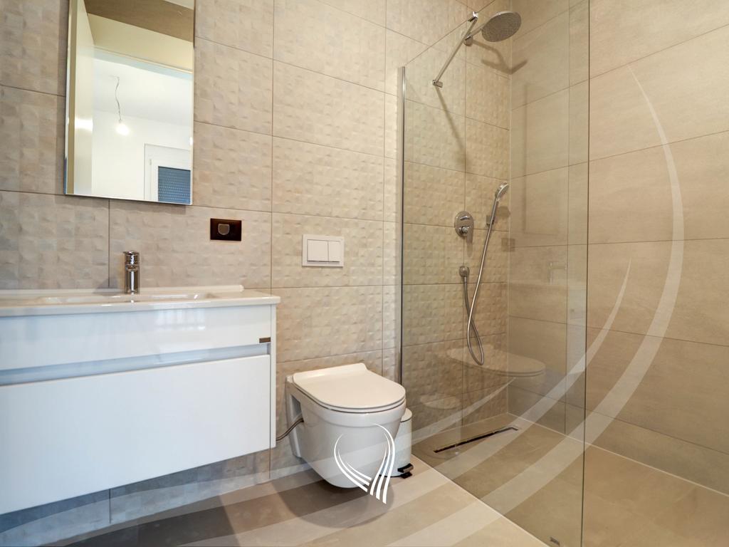 4-bedroom house for rent in the Marigona Hill neighborhood13