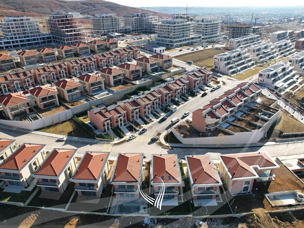 4-bedroom house for rent in the Marigona Hill neighborhood17