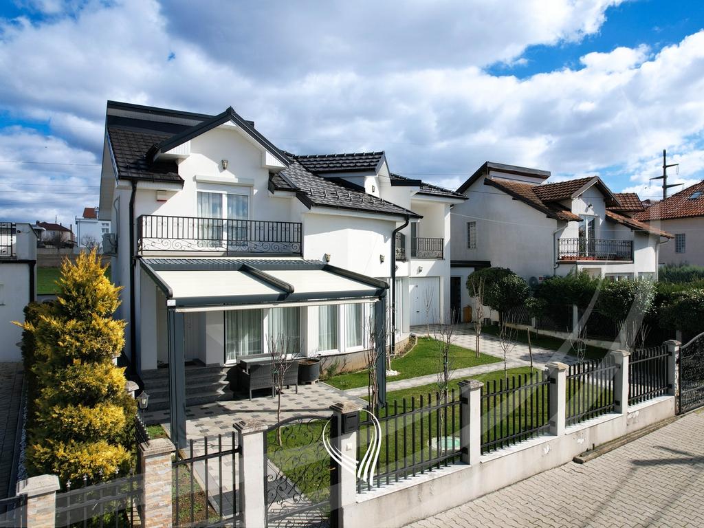 Shtëpi me 3 dhoma gjumi në shitje në Çagllavicë17