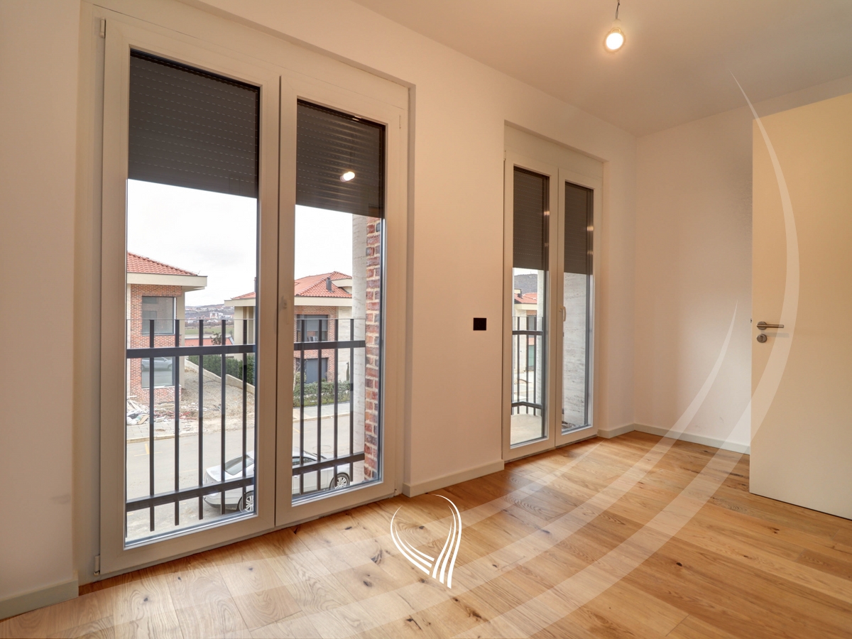 4-bedroom house for rent in the Marigona Hill neighborhood7