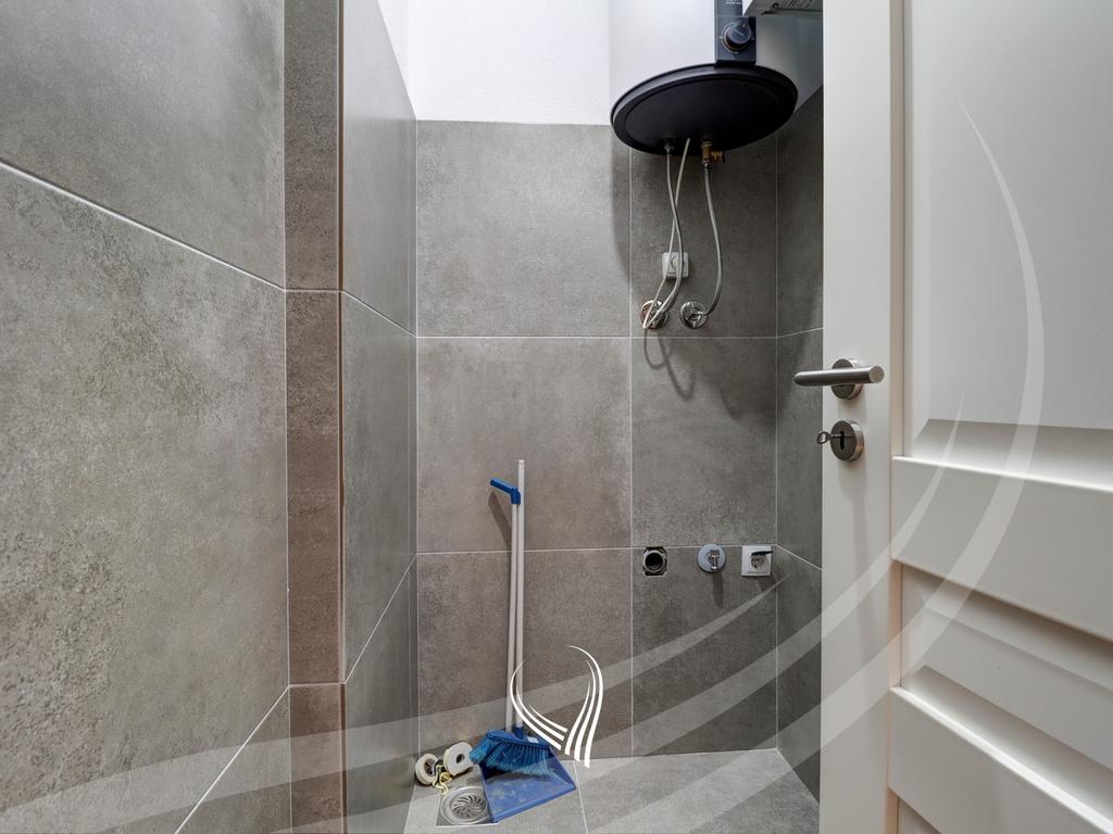 Banesë me 1 dhomë gjumi me qira në lagjen Arbëria – Dragodan9