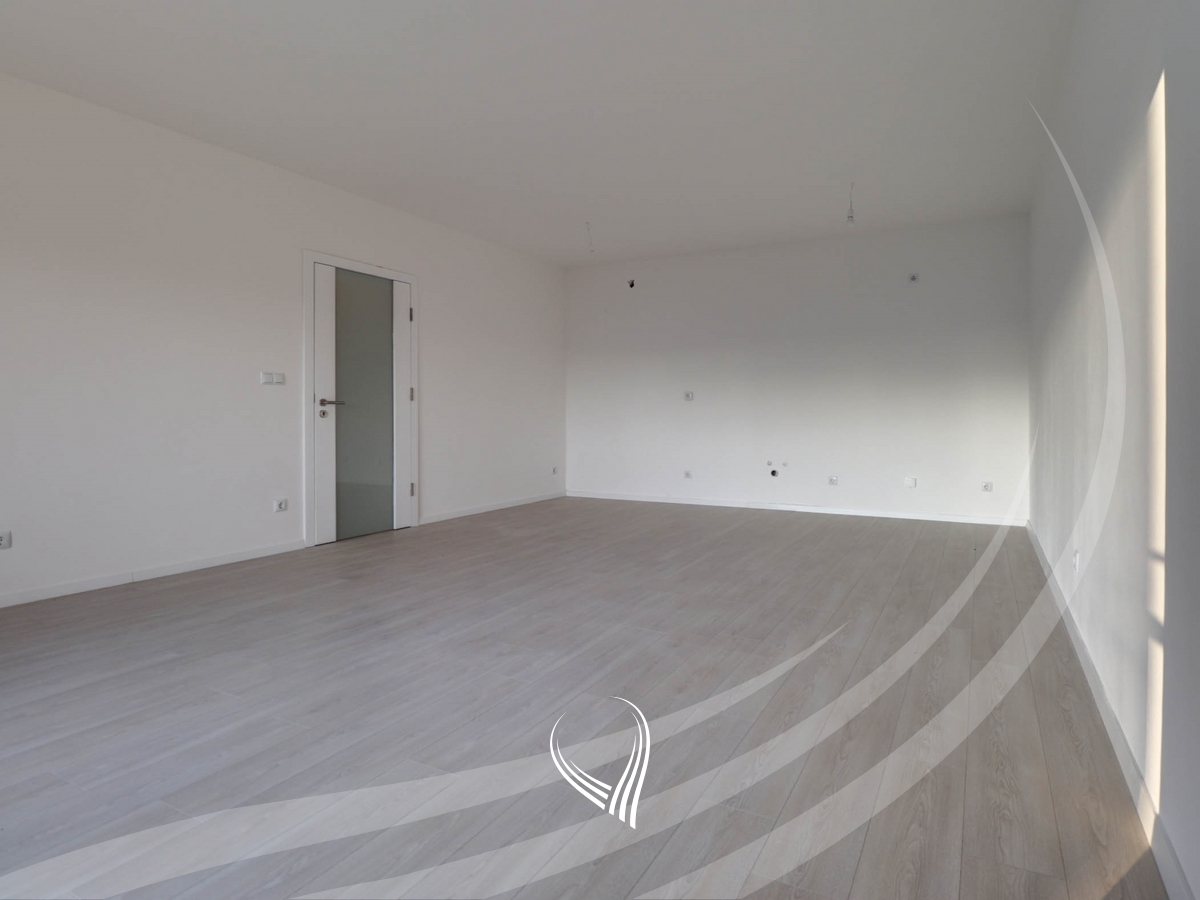 Banesë me 3 dhoma gjumi në shitje në lagjen Mati 12