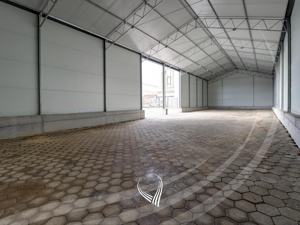 Depo 210m2 me qira në Matiçan2