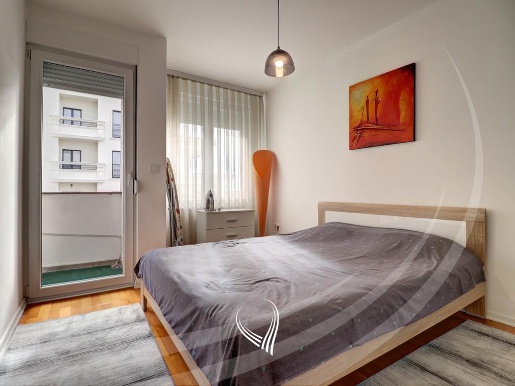 Banesë me 1 dhomë gjumi me qira në lagjen Aktash - Prishtina stars8