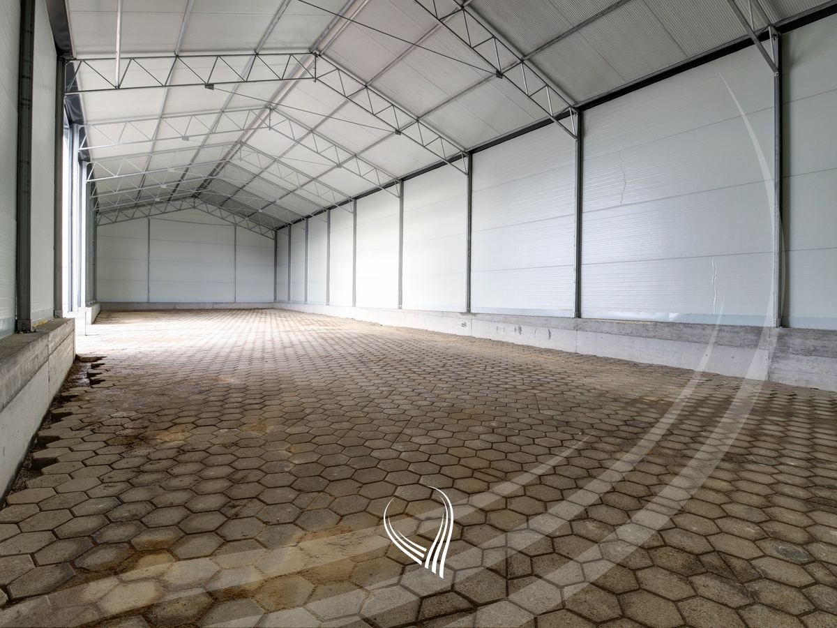 Depo 210m2 me qira në Matiçan1