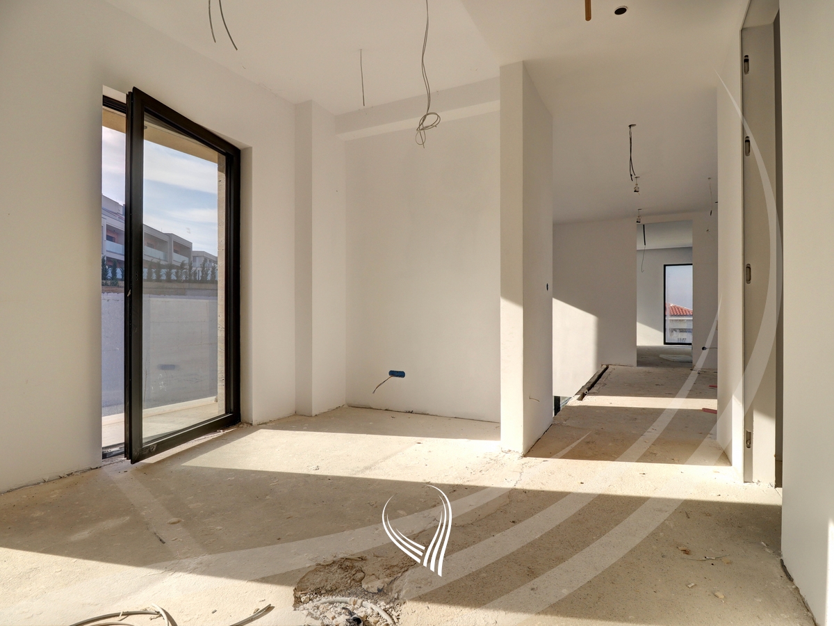 Shtëpi-Rezidencë 750m2 me qira në lagjen Marigona Hill4