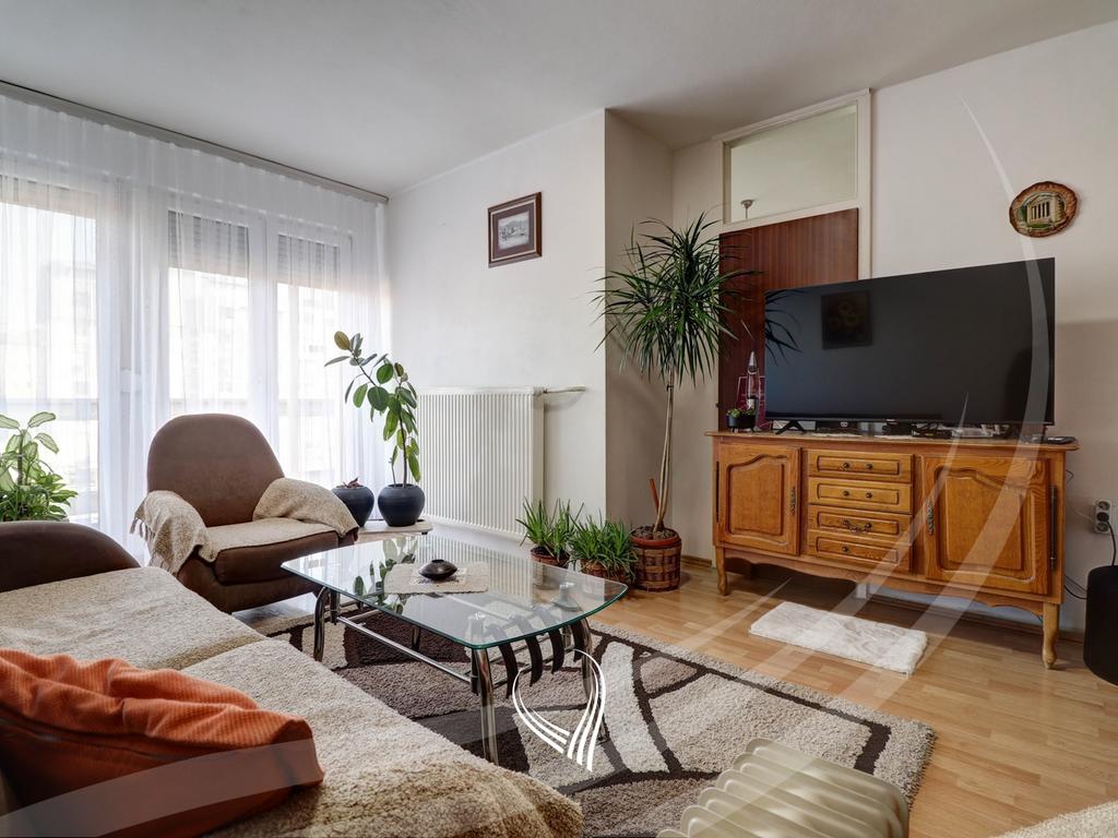 Banesë me 2 dhoma gjumi në shitje në lagjen Dardania