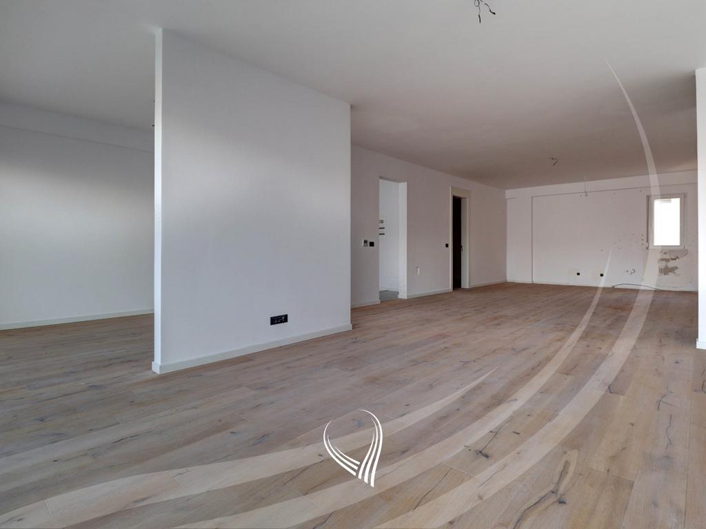 4 bedroom terrace for sale in the Marigona Hill neighborhood3