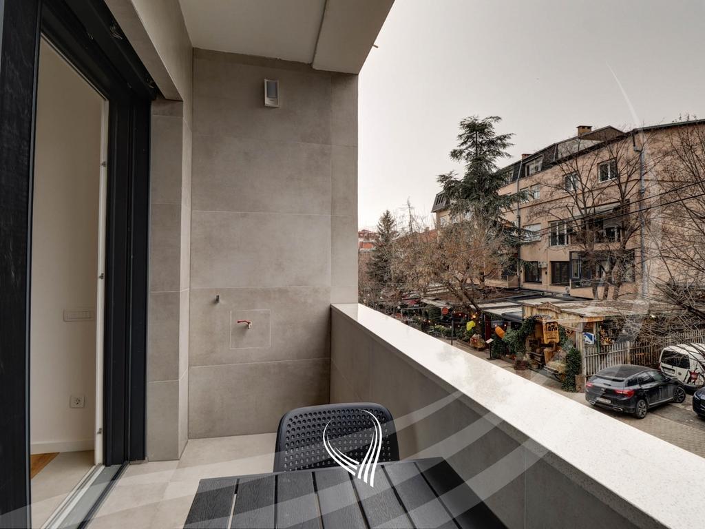 Banesë me 2 dhoma gjumi me qira në Qendër14