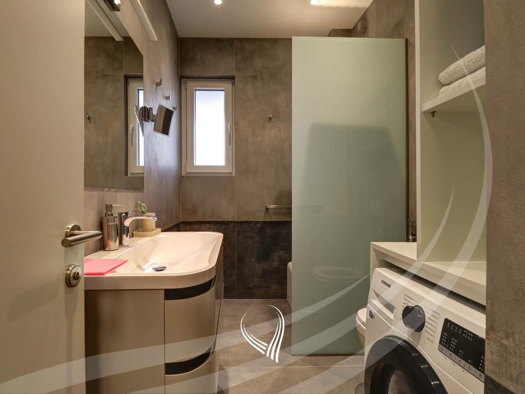 Banesë me 2 dhoma gjumi me qira në Qendër17