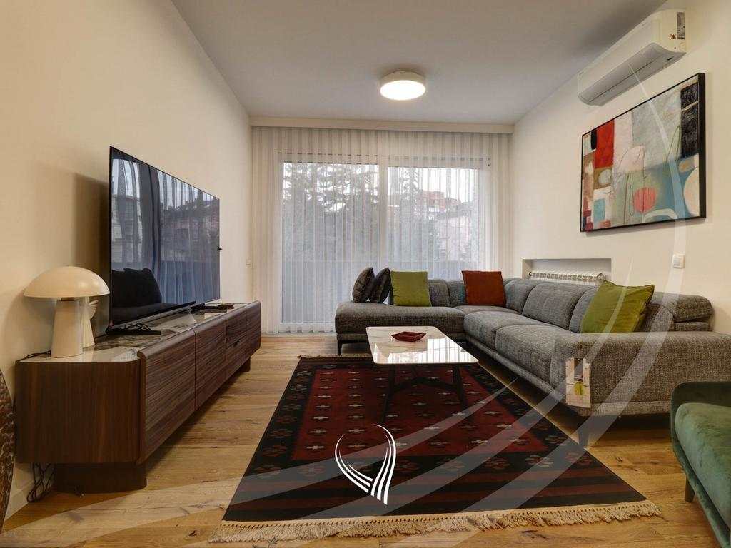 Banesë me 2 dhoma gjumi me qira në Qendër1