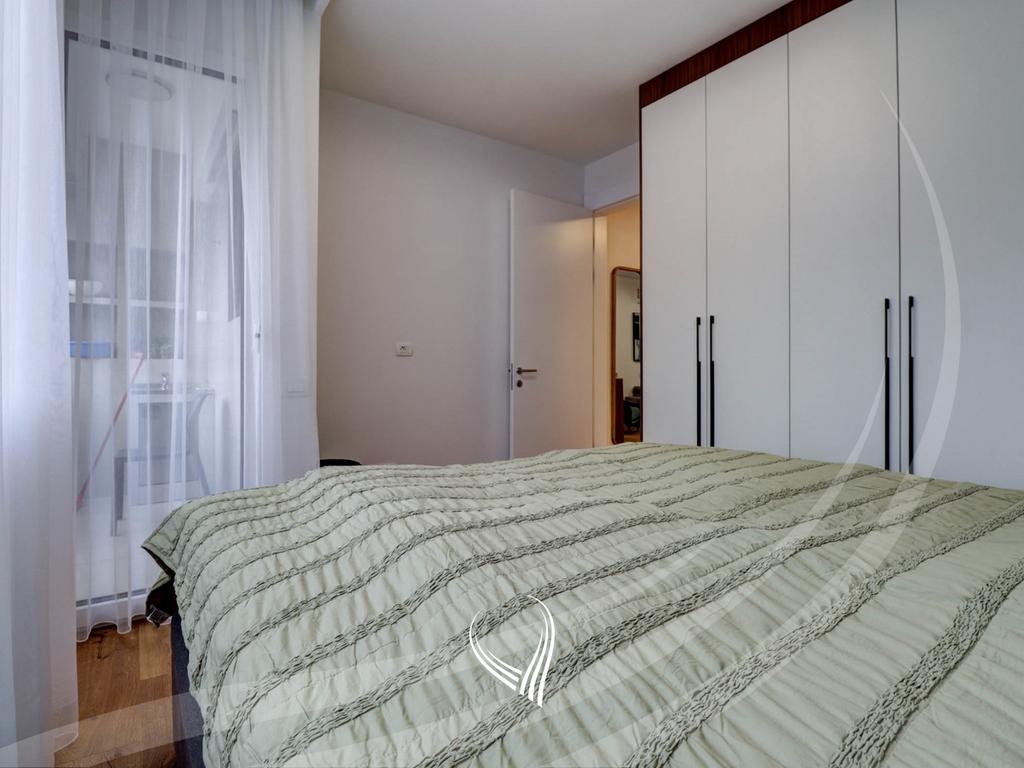 Banesë me 2 dhoma gjumi me qira në Qendër11