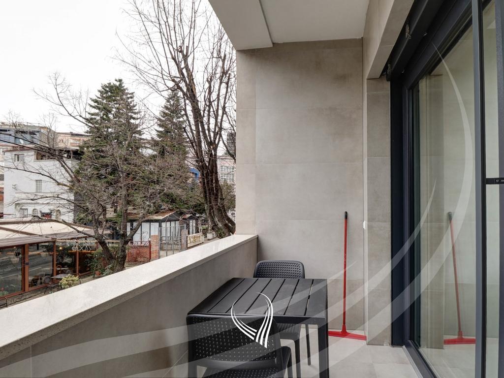 Banesë me 2 dhoma gjumi me qira në Qendër12