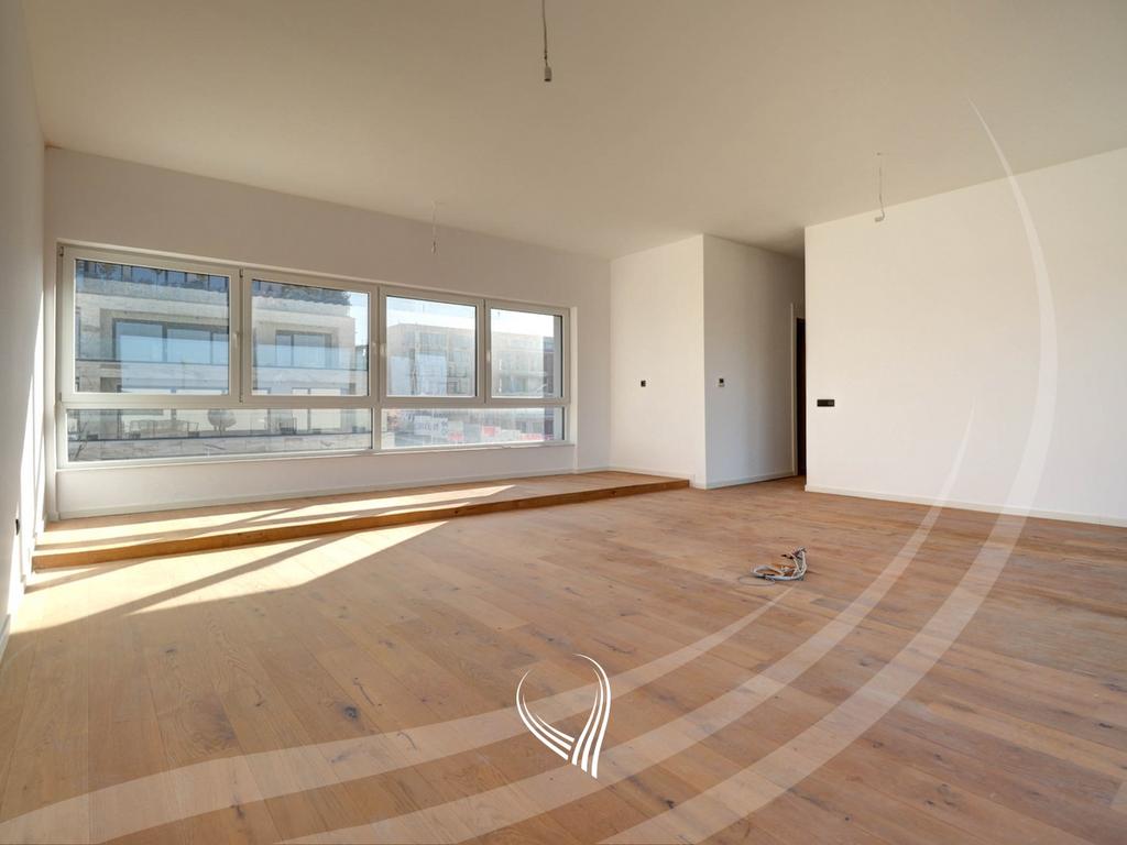 Penthouse tarracier 246.35m2 në shitje në lagjen Marigona Hill2