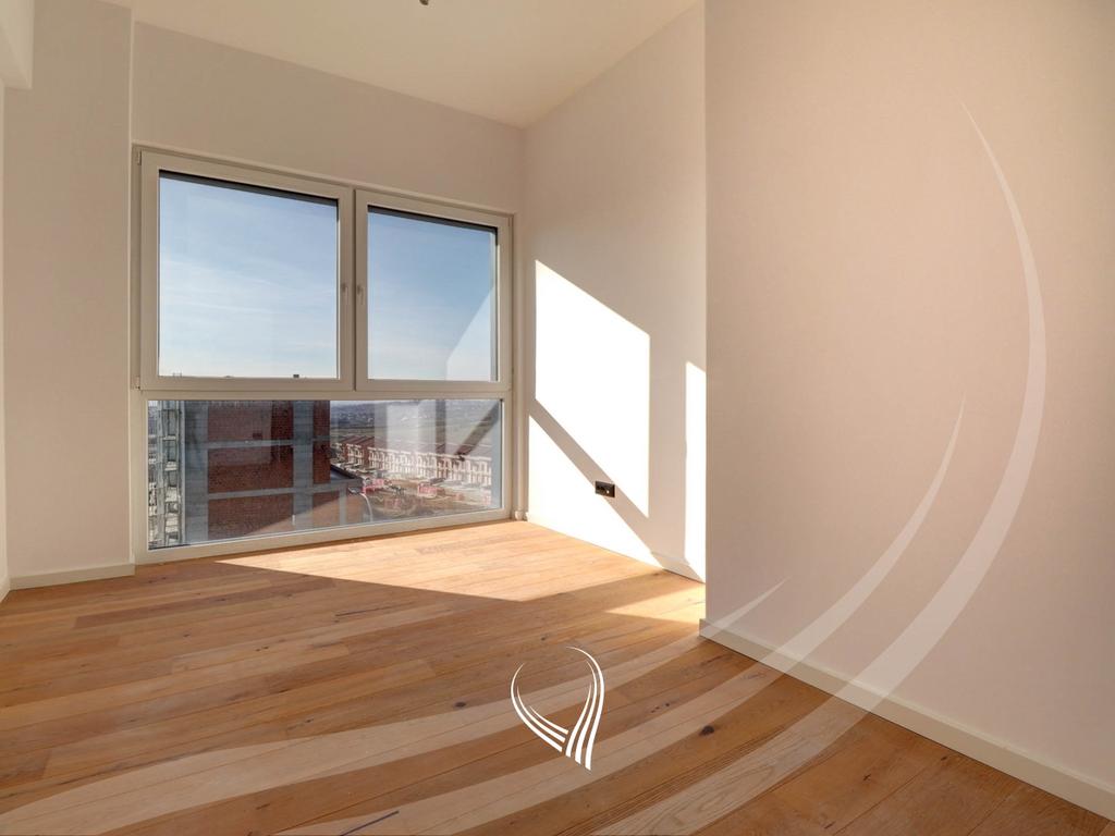 Penthouse tarracier 246.35m2 në shitje në lagjen Marigona Hill9