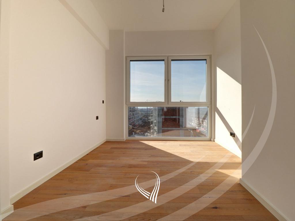 Penthouse tarracier 246.35m2 në shitje në lagjen Marigona Hill10