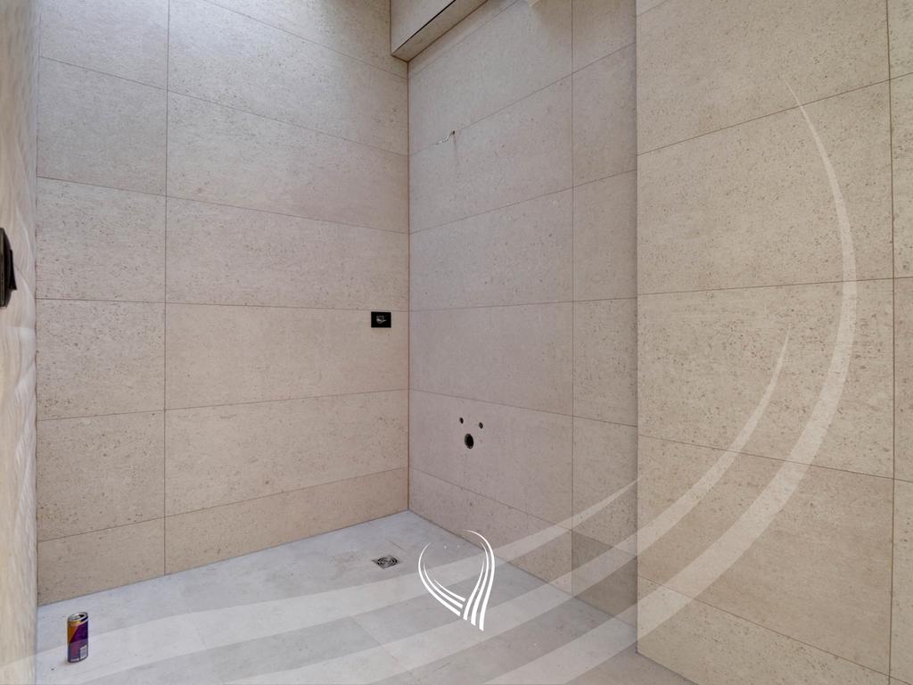 Penthouse tarracier 246.35m2 në shitje në lagjen Marigona Hill15