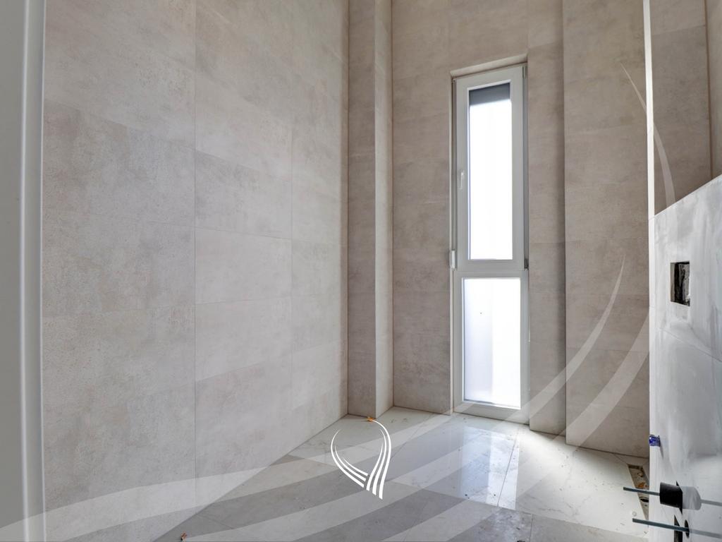 Penthouse tarracier 246.35m2 në shitje në lagjen Marigona Hill16