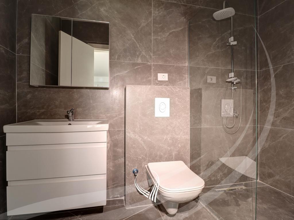 Penthouse me 4 dhoma gjumi në shitje në lagjen Prishtina e Re16