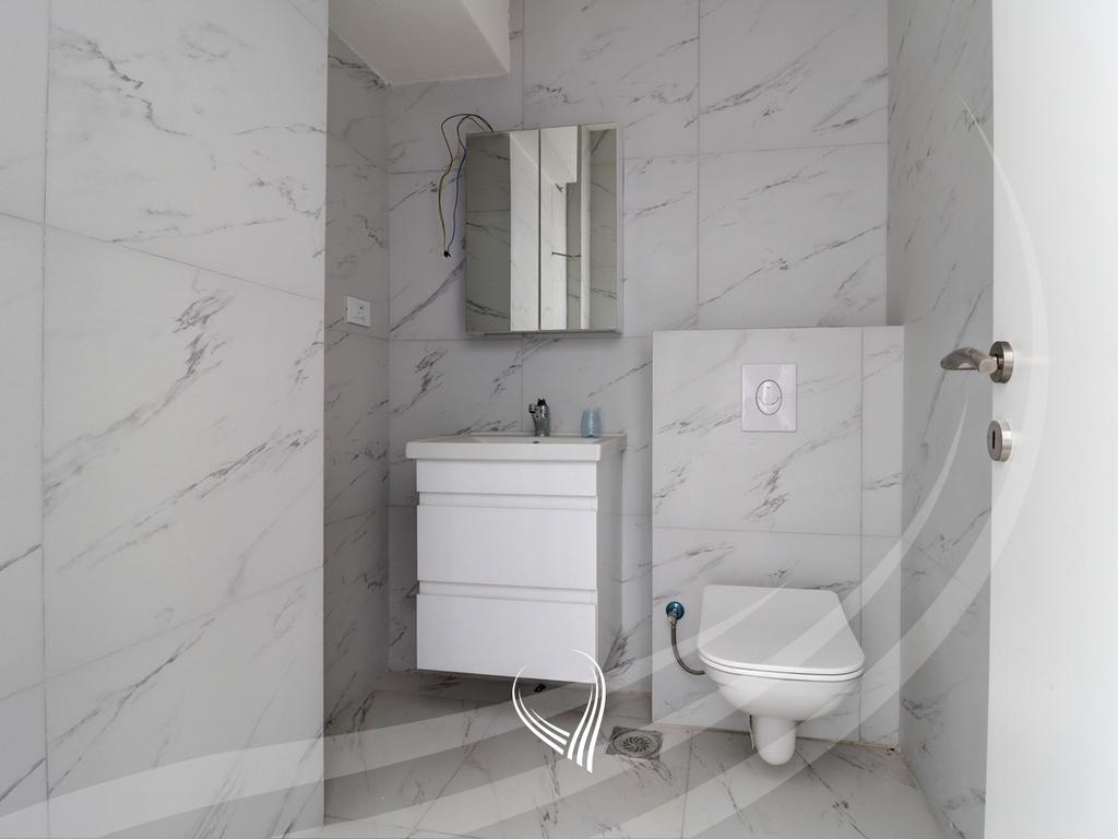 Penthouse me 4 dhoma gjumi në shitje në lagjen Prishtina e Re17