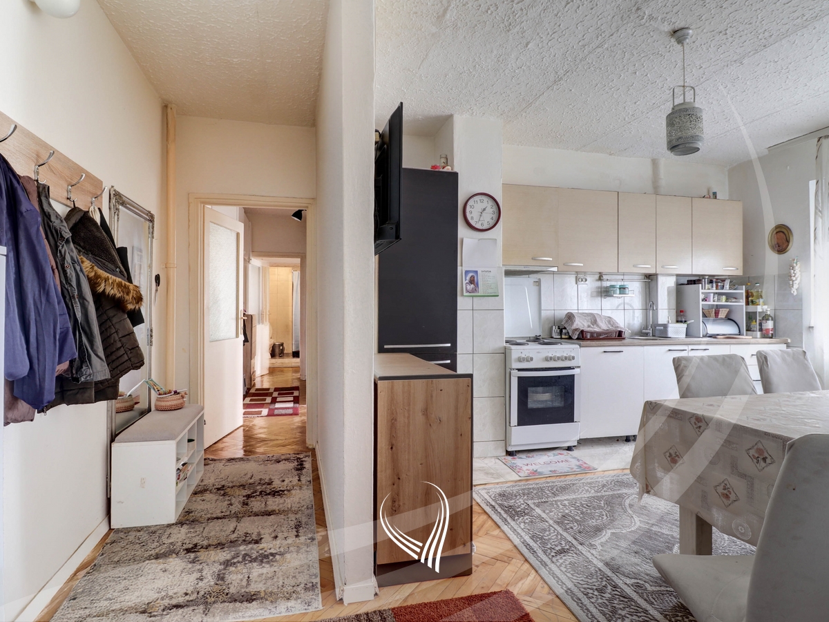 Apartment with 2 bedrooms for sale in the Ulpiana neighborhood0