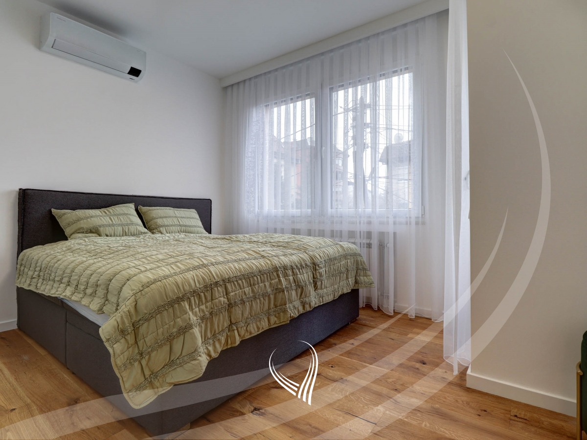 Banesë me 2 dhoma gjumi me qira në Qendër10