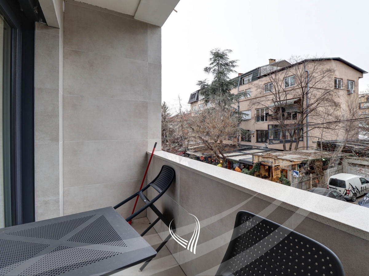 Banesë me 2 dhoma gjumi me qira në Qendër13