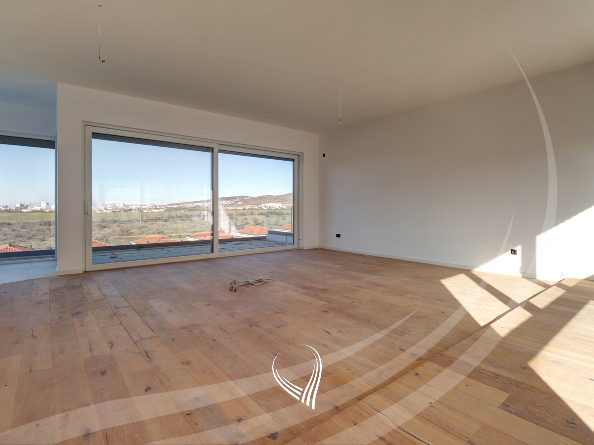 Penthouse tarracier 246.35m2 në shitje në lagjen Marigona Hill3