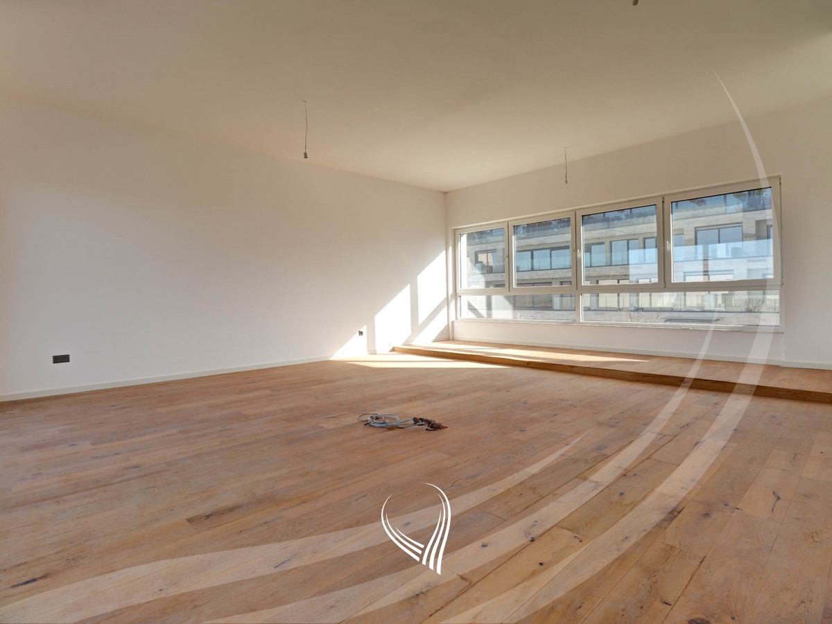 Penthouse tarracier 246.35m2 në shitje në lagjen Marigona Hill4