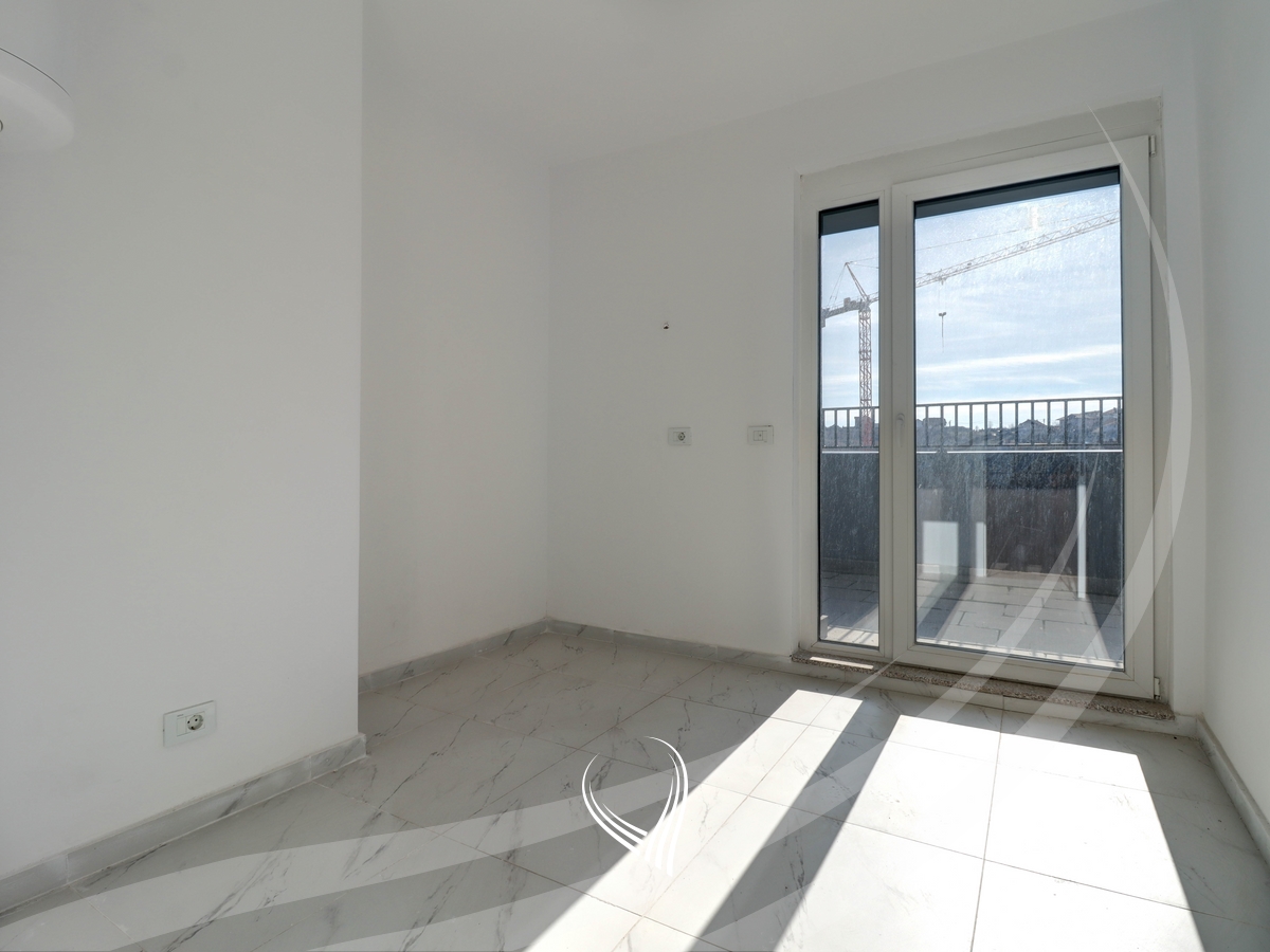 Penthouse me 4 dhoma gjumi në shitje në lagjen Prishtina e Re8