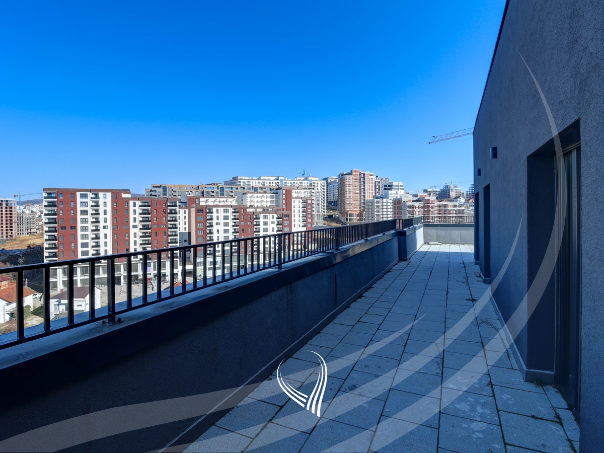 Penthouse me 4 dhoma gjumi në shitje në lagjen Prishtina e Re14