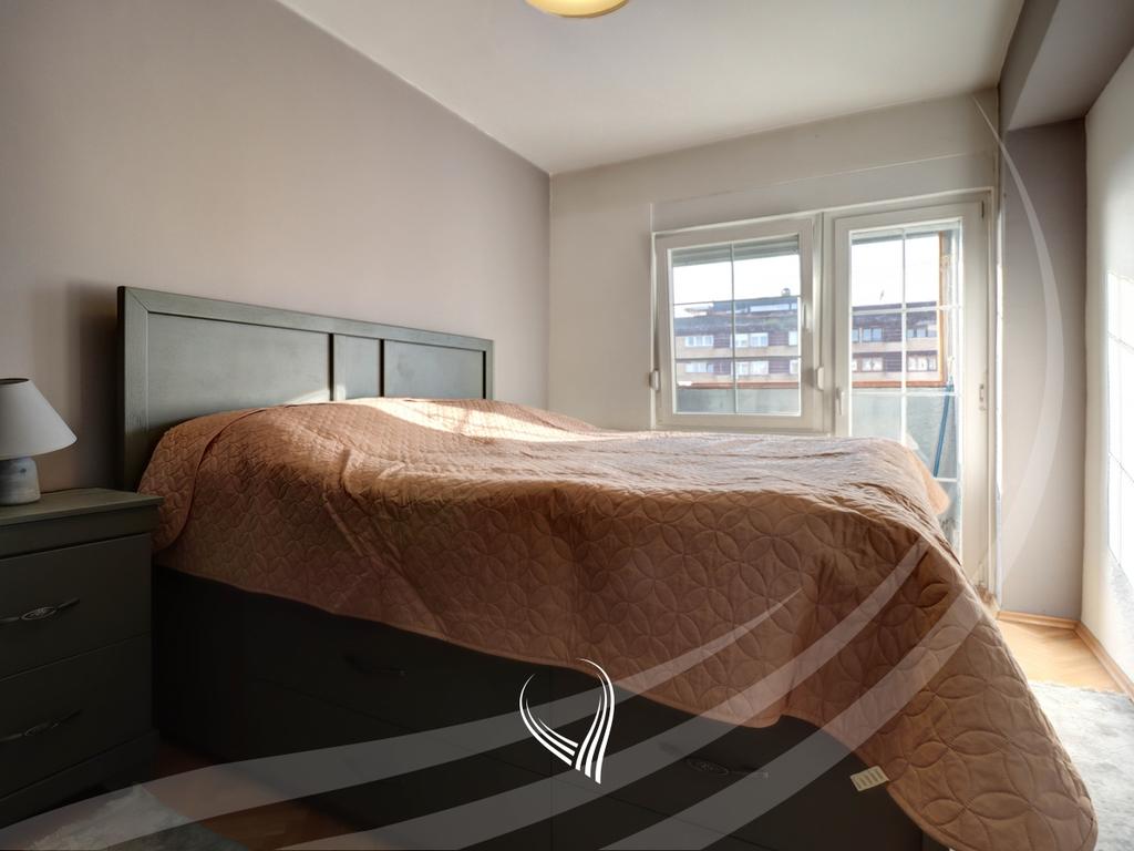 Banesë me 1 dhomë gjumi me qira në lagjen Qafa6