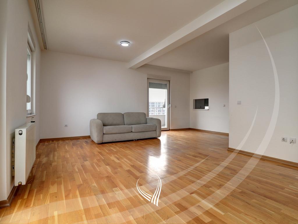 Duplex banesë me 3 dhoma gjumi në shitje në lagjen Kalabria – Prishtina Stars1