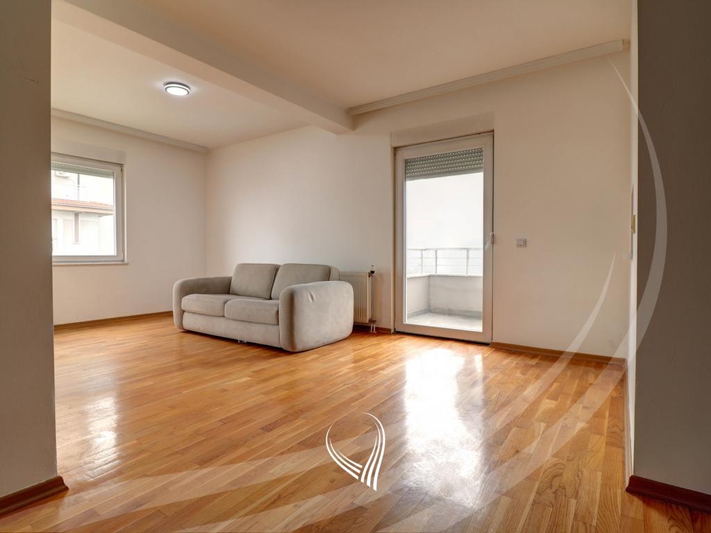 Duplex banesë me 3 dhoma gjumi në shitje në lagjen Kalabria – Prishtina Stars3