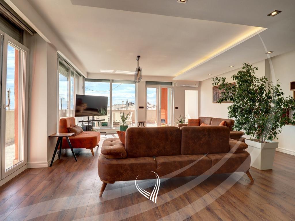 Penthouse 232m2 në shitje në lagjen Arbëria – Dragodan2