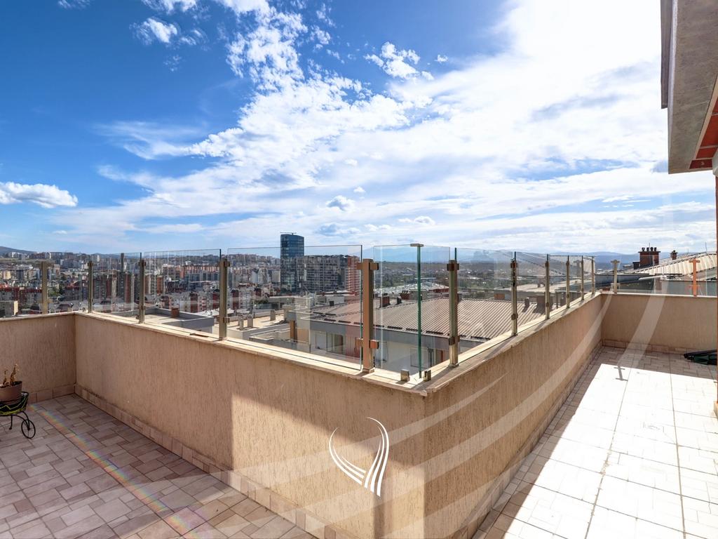 Penthouse 232m2 në shitje në lagjen Arbëria – Dragodan13