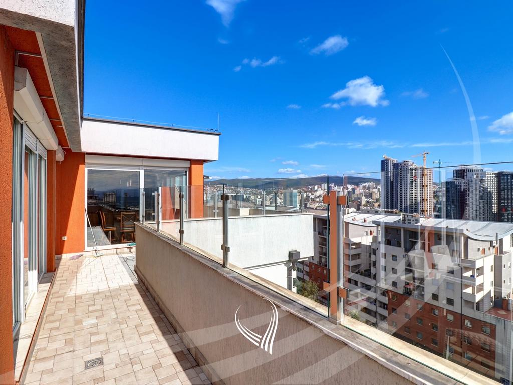 Penthouse 232m2 në shitje në lagjen Arbëria – Dragodan14