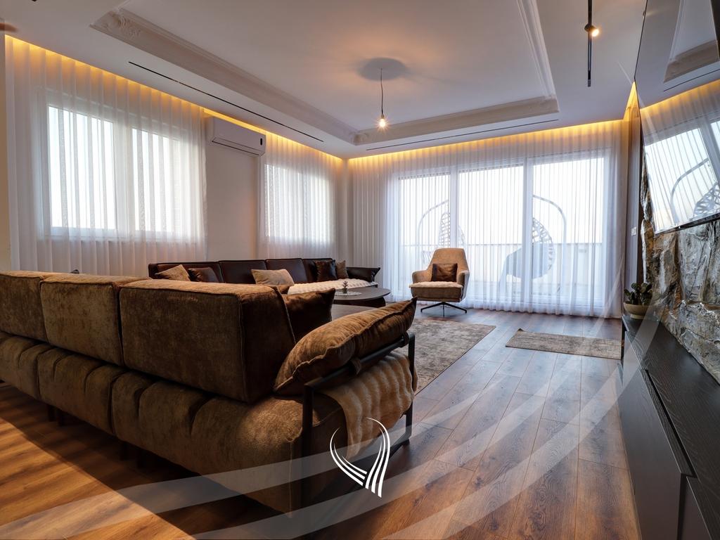Duplex – Penthouse me 3 dhoma gjumi me qira në lagjen Kalabria - Emshir4