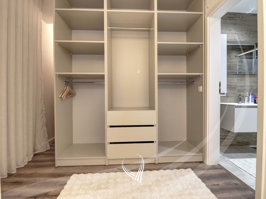 Duplex – Penthouse me 3 dhoma gjumi me qira në lagjen Kalabria - Emshir12