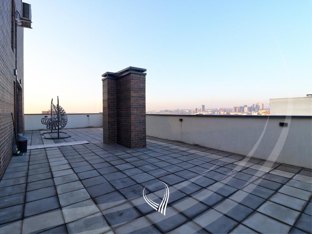Duplex – Penthouse me 3 dhoma gjumi me qira në lagjen Kalabria - Emshir18