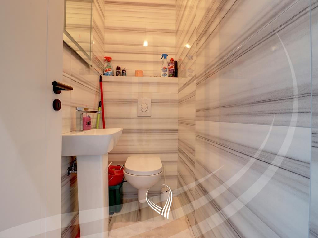 Duplex – Penthouse me 3 dhoma gjumi me qira në lagjen Kalabria - Emshir24