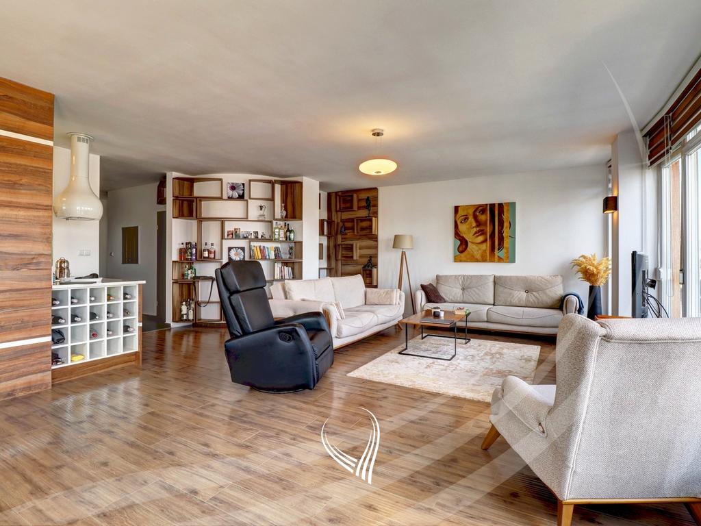 Penthouse 245m2 në shitje në lagjen Arbëria – Dragodan1