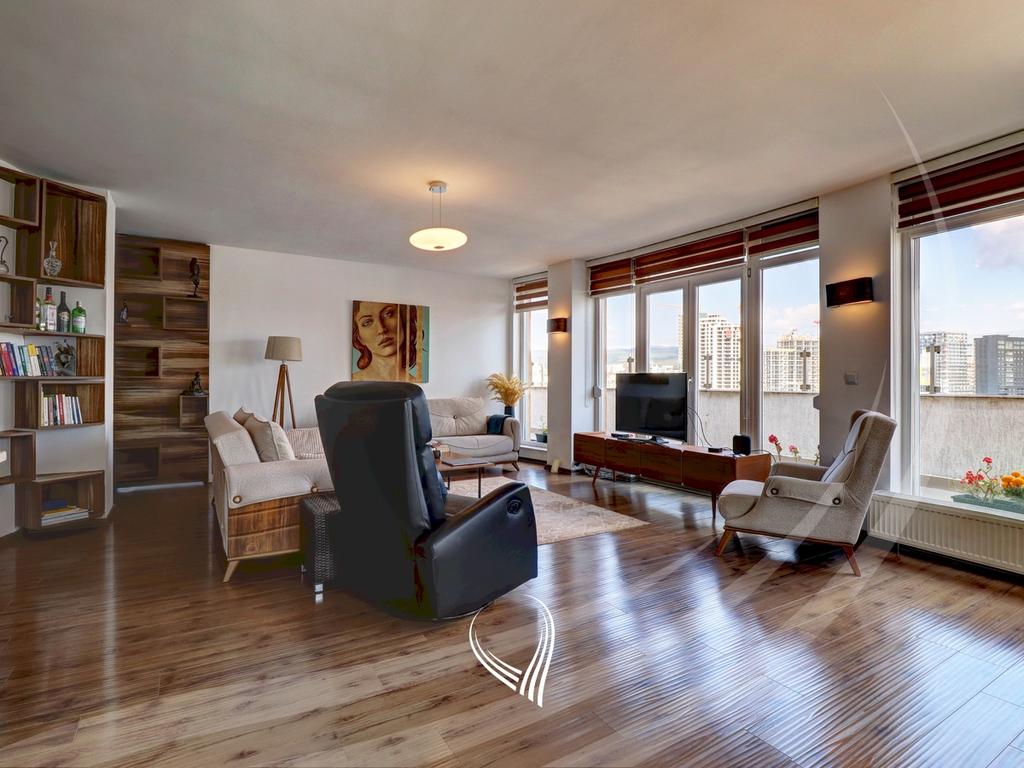 Penthouse 245m2 në shitje në lagjen Arbëria – Dragodan0